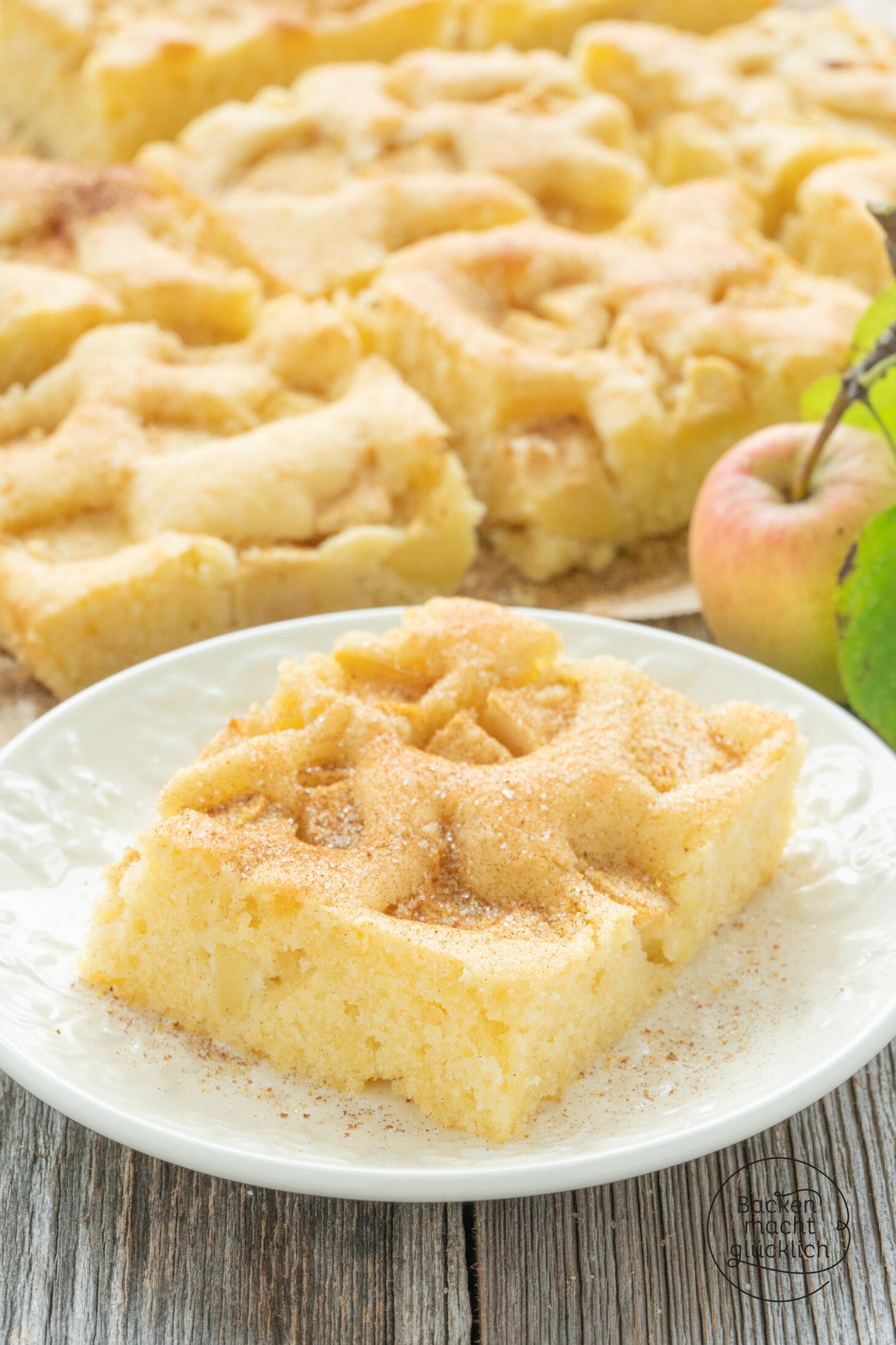 Versunkener Apfelkuchen vom Blech | Backen macht glücklich