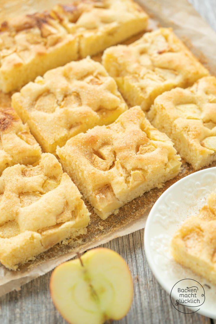 Versunkener Apfelkuchen Vom Blech Mit Streusel Versunkener Apfelkuchen vom Blech | Backen macht glücklich