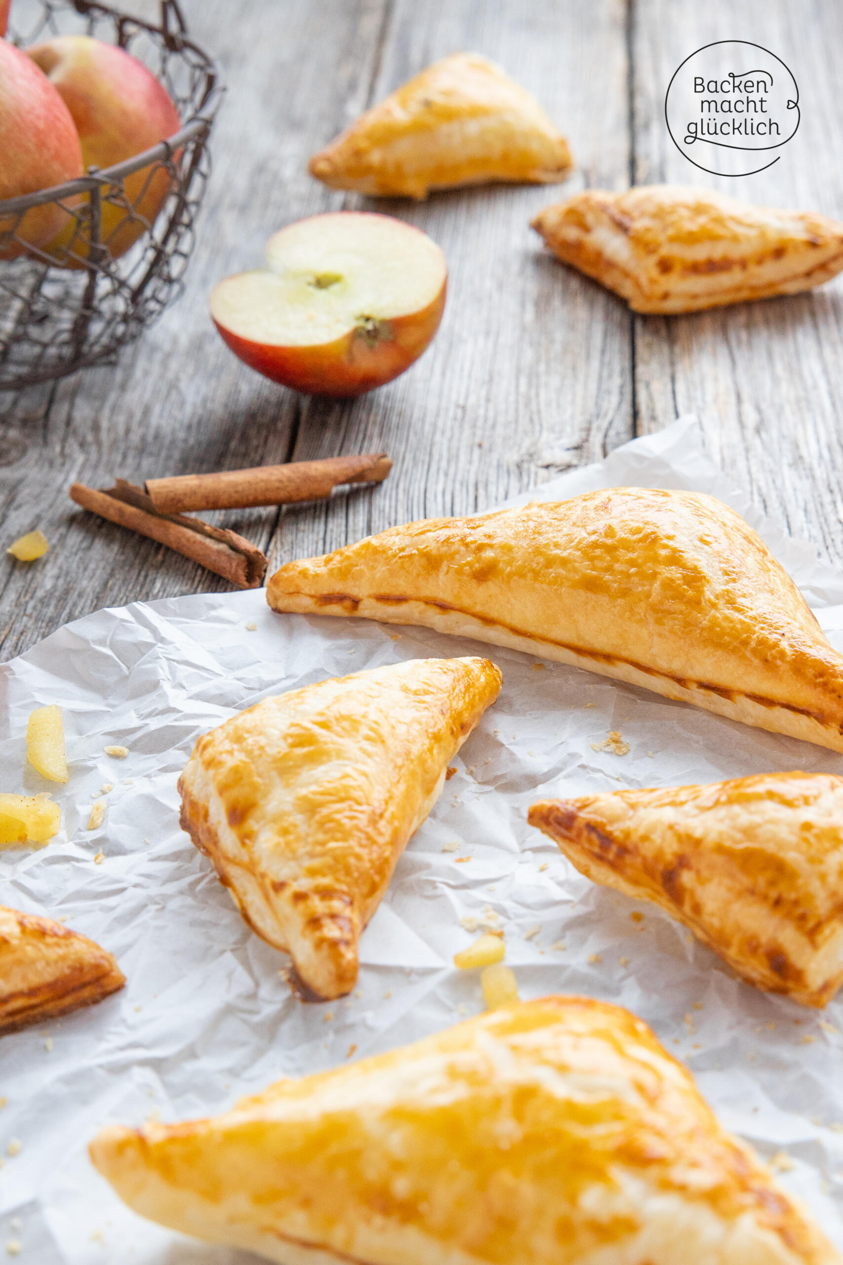 Einfache, schnelle Apfeltaschen | Backen macht glücklich