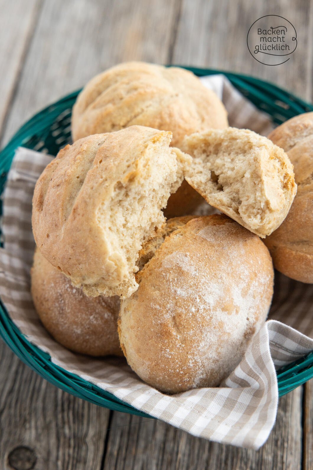 Einfache, schnelle Dinkelbrötchen | Backen macht glücklich