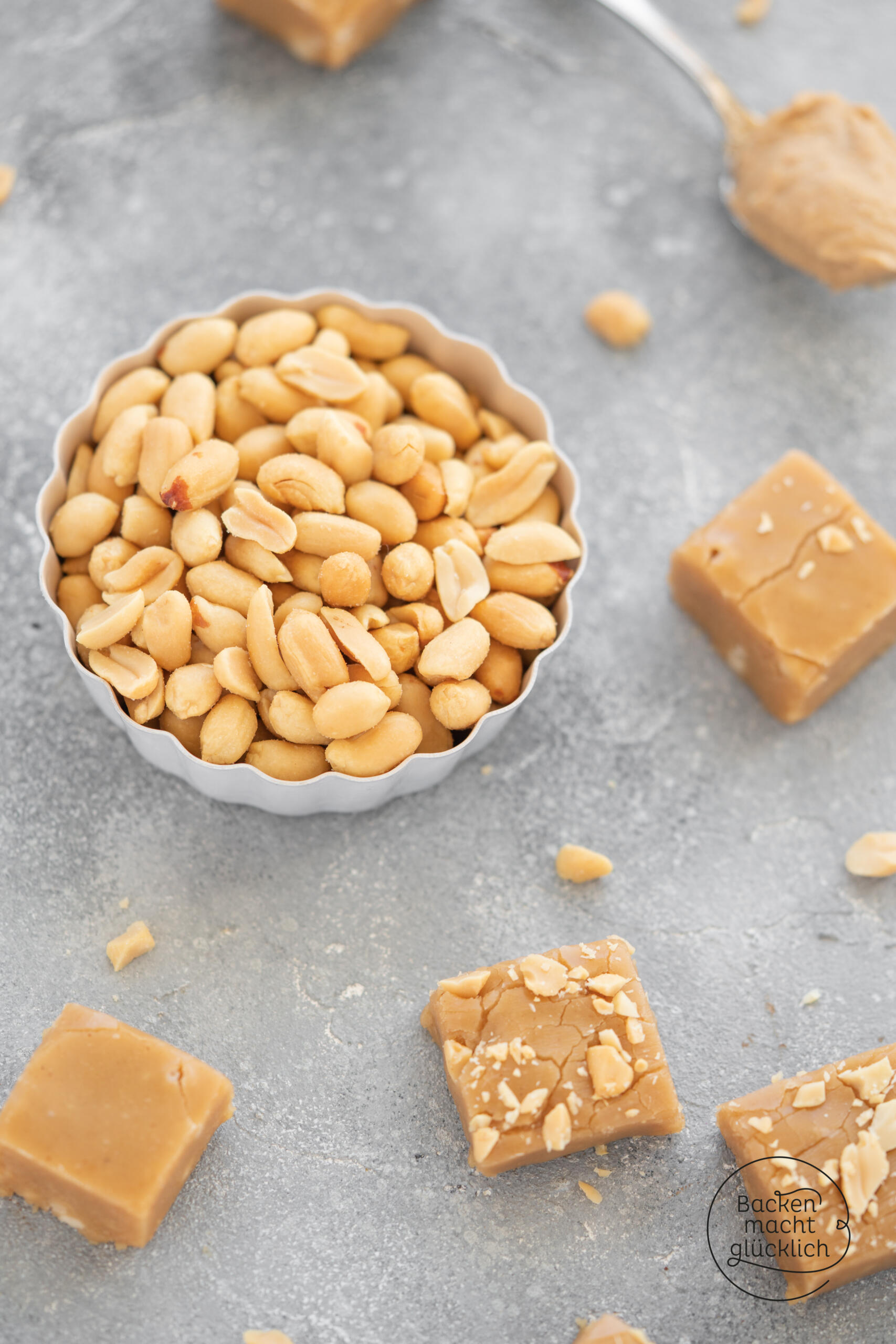 Peanut butter fudge (Erdnussbutter-Konfekt) | Backen macht glücklich