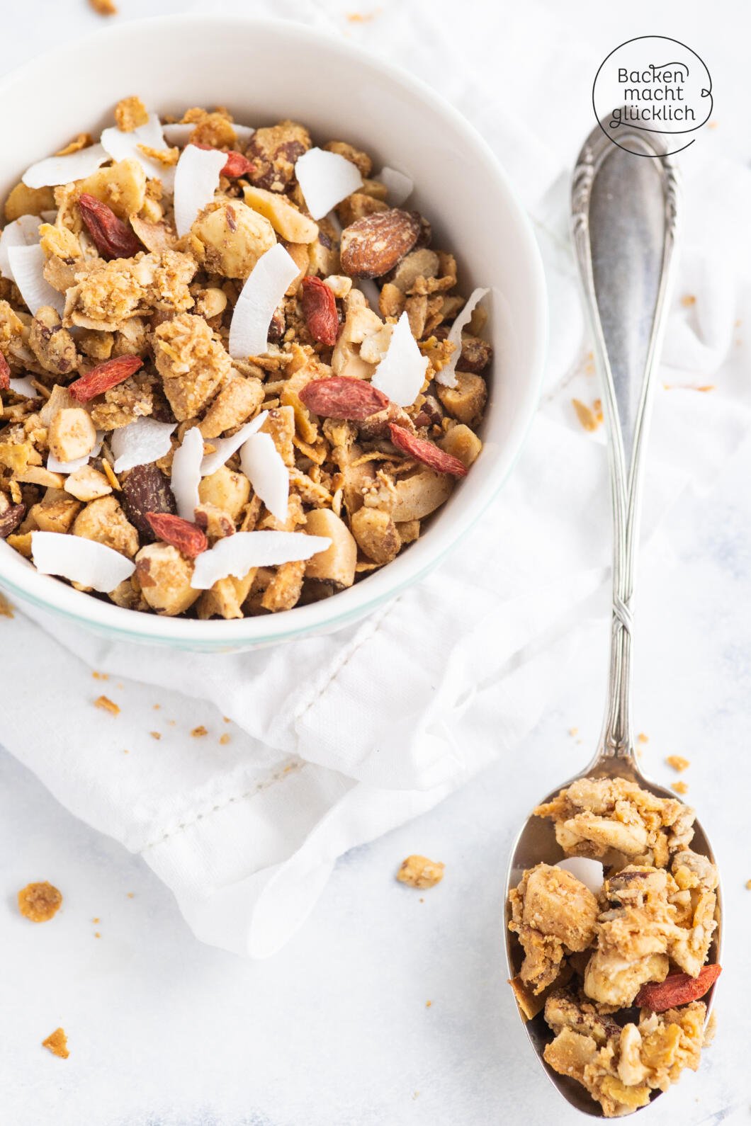 Low Carb Granola selbermachen Backen macht glücklich