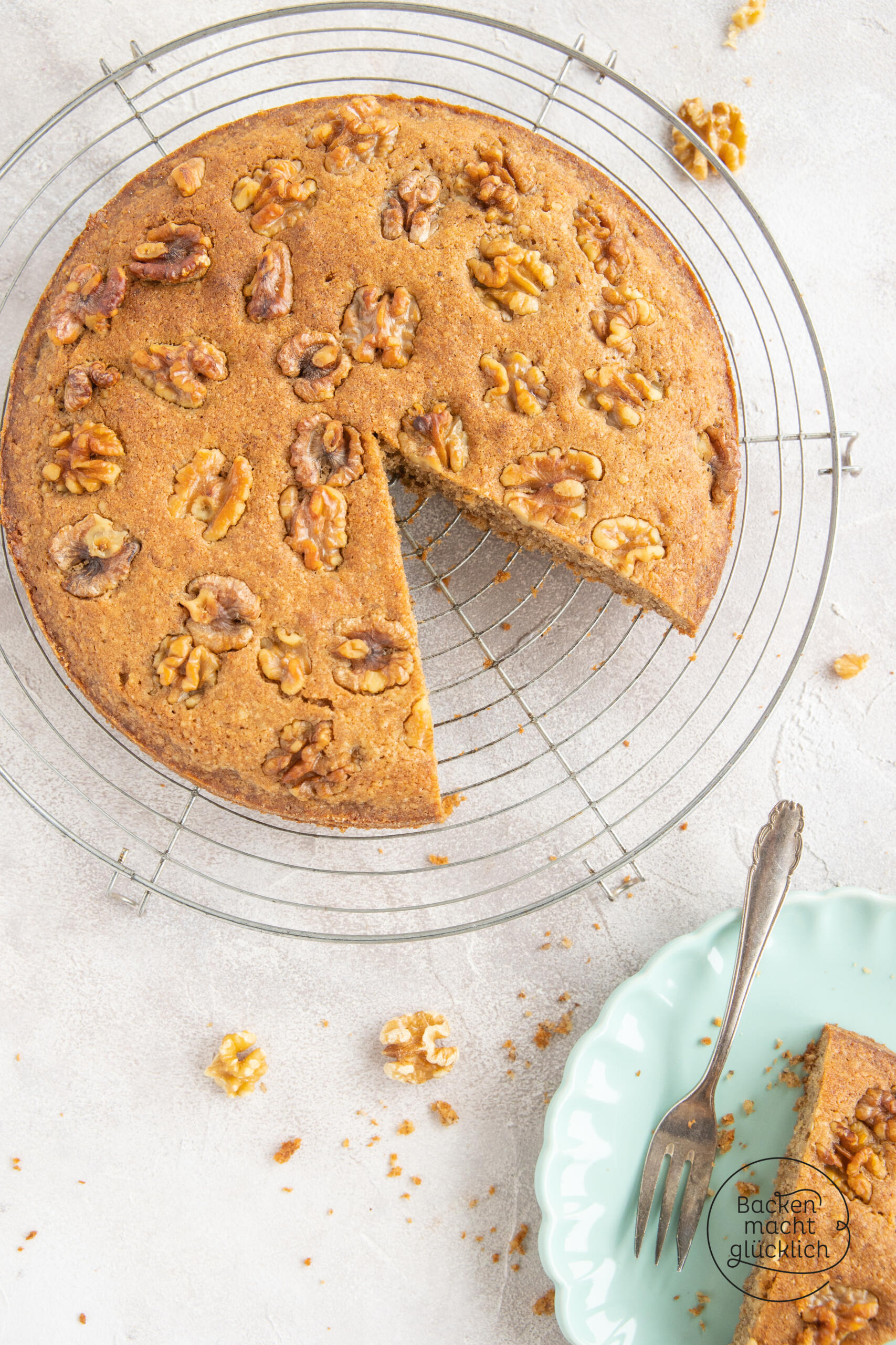 kuchen mit gemahlenen walnüssen