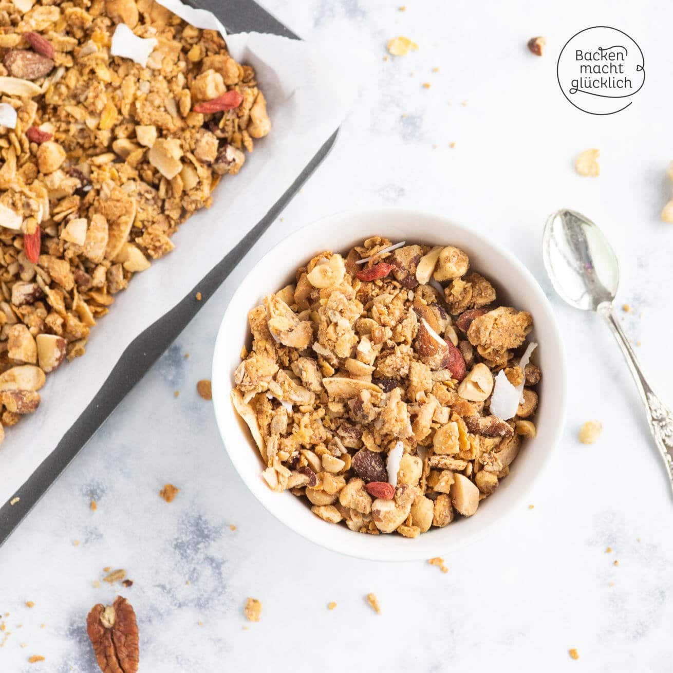 Low Carb Granola selbermachen Backen macht glücklich