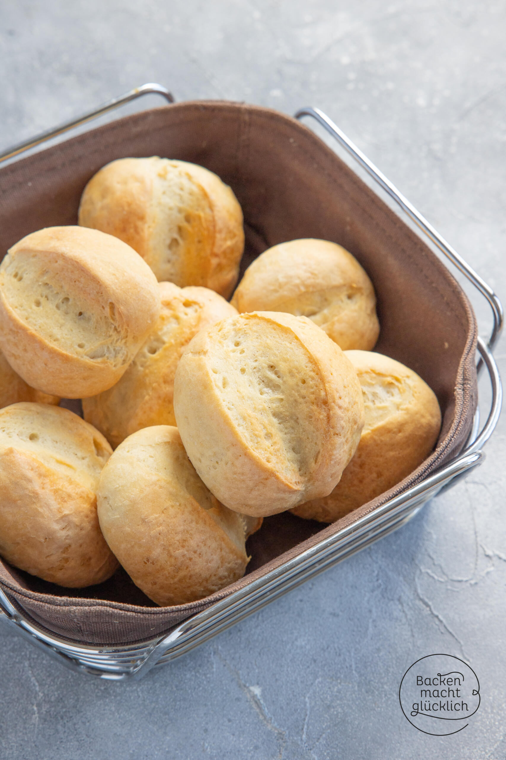 Klassische Brötchen wie vom Bäcker