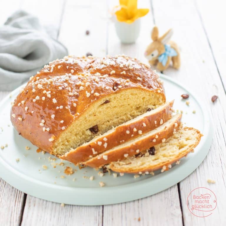 Einfaches Osterbrot aus fluffigem Hefeteig