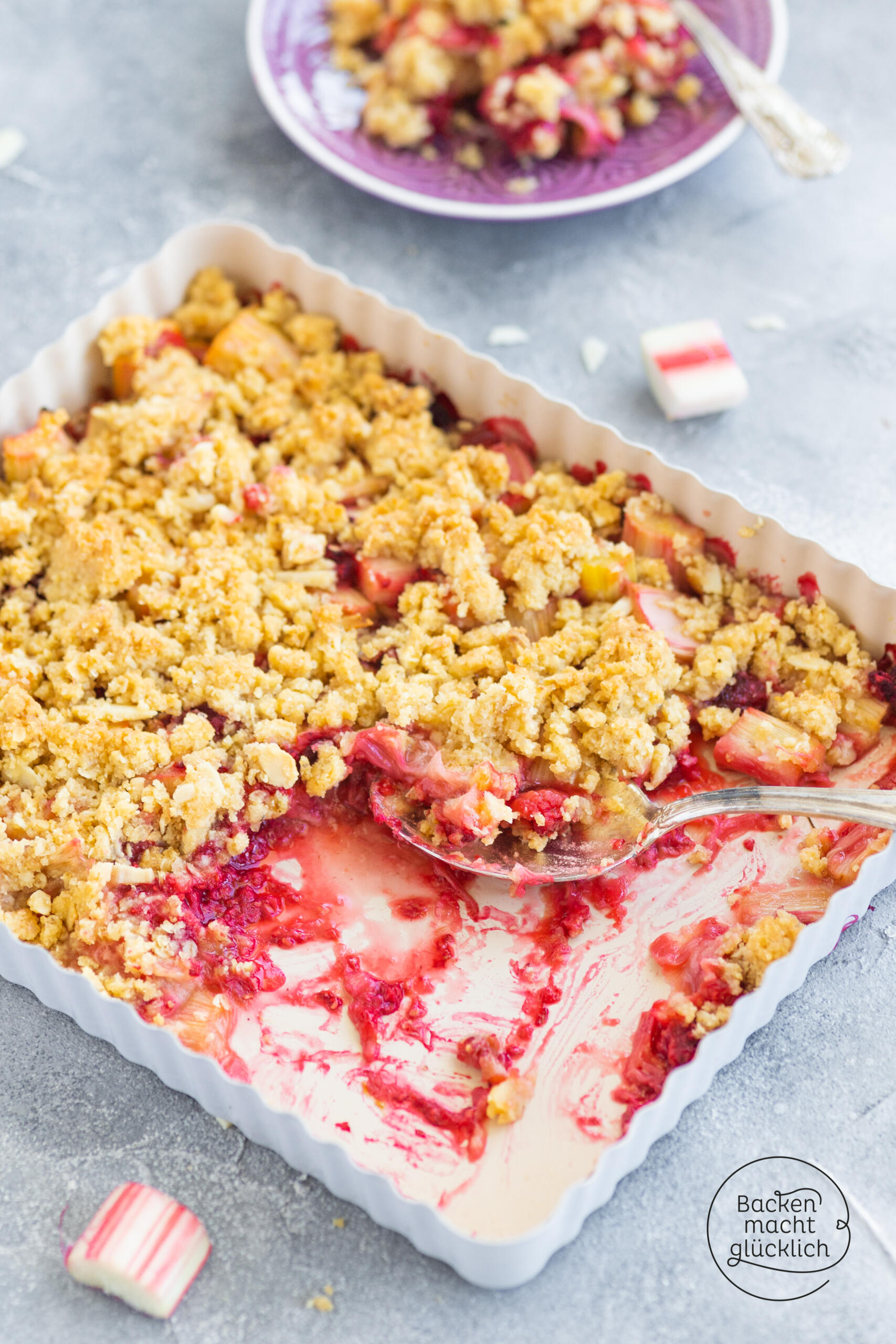 Rhabarber Haferflocken Crumble