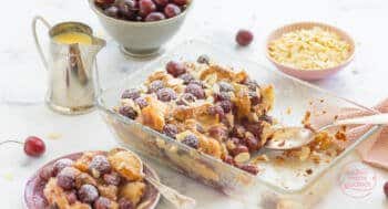 Kirschmichel (Kirsch-Brot-Auflauf)
