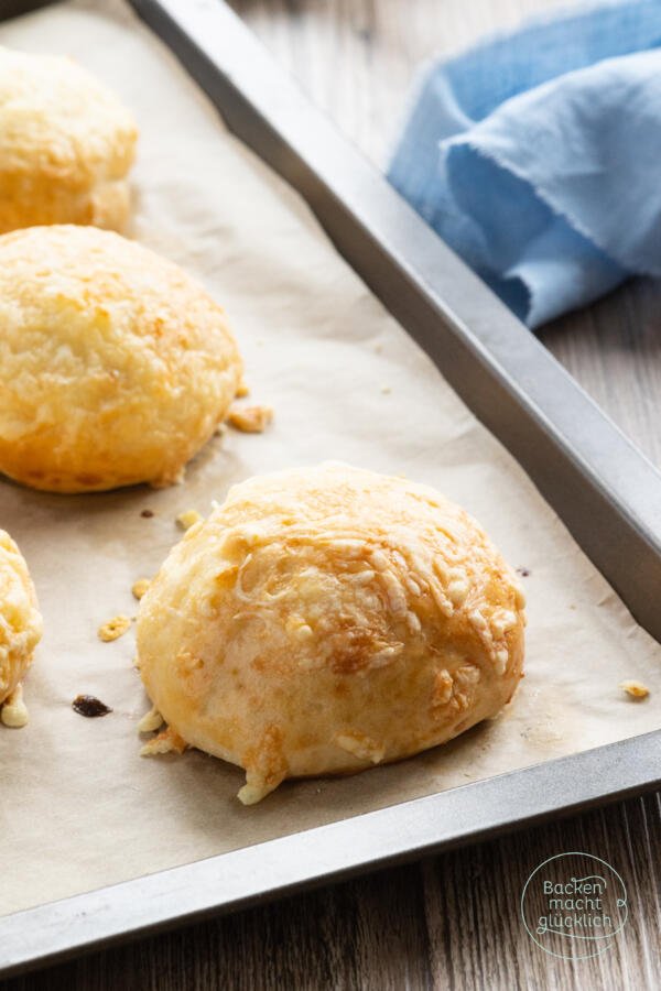 Käsebrötchen wie vom Bäcker | Backen macht glücklich