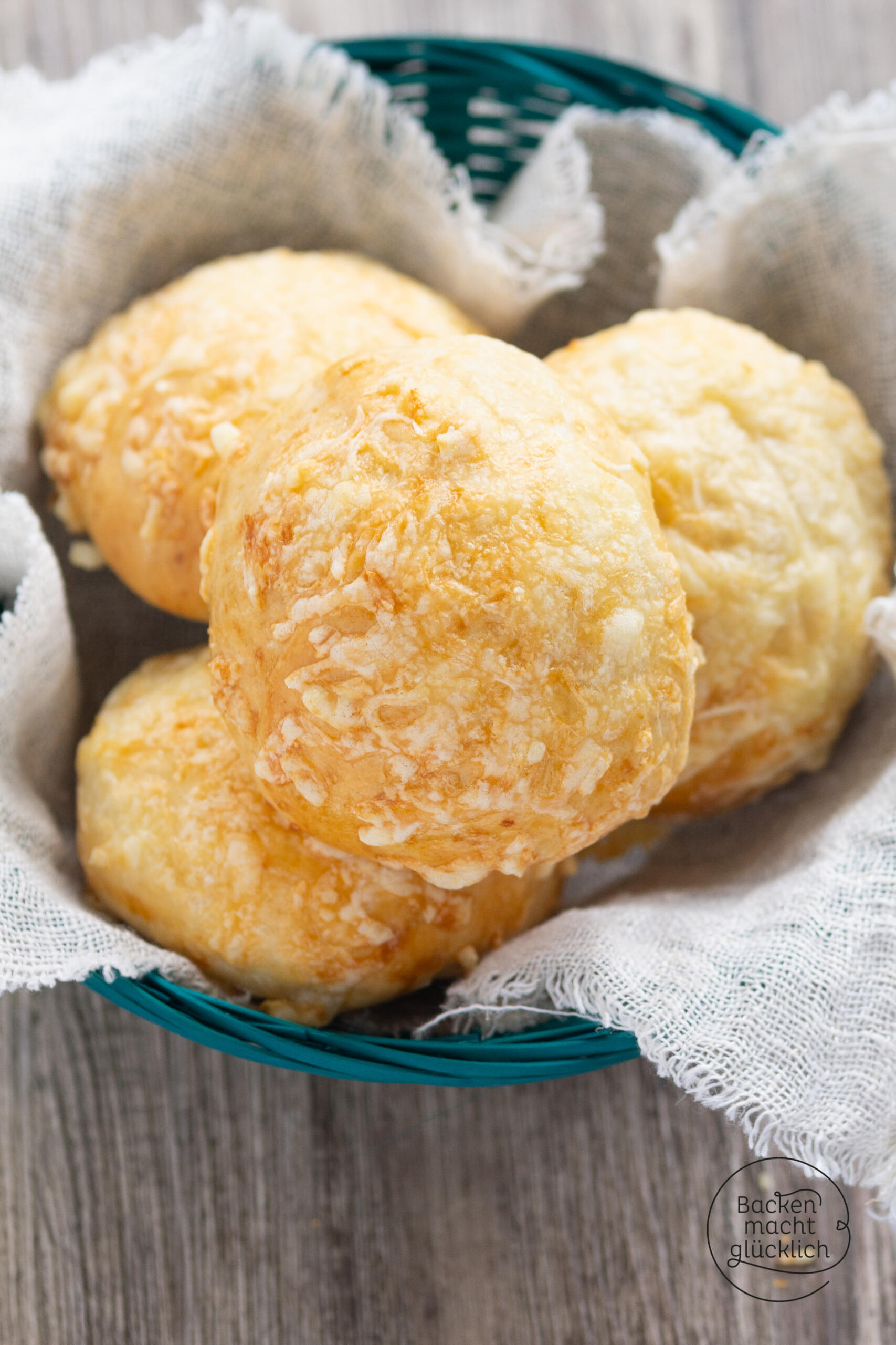 Käsebrötchen wie vom Bäcker | Backen macht glücklich