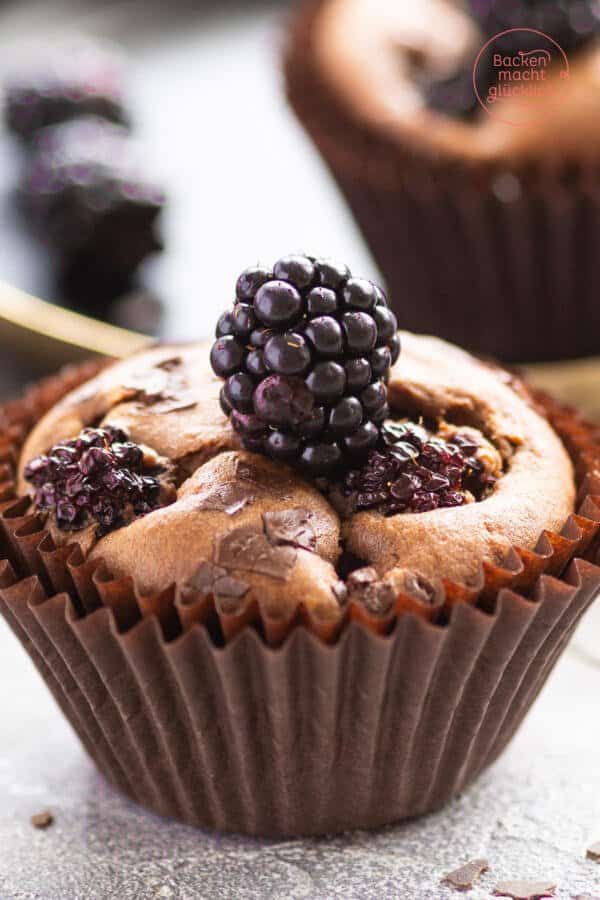 Einfache Schoko-Brombeer-Muffins | Backen macht glücklich