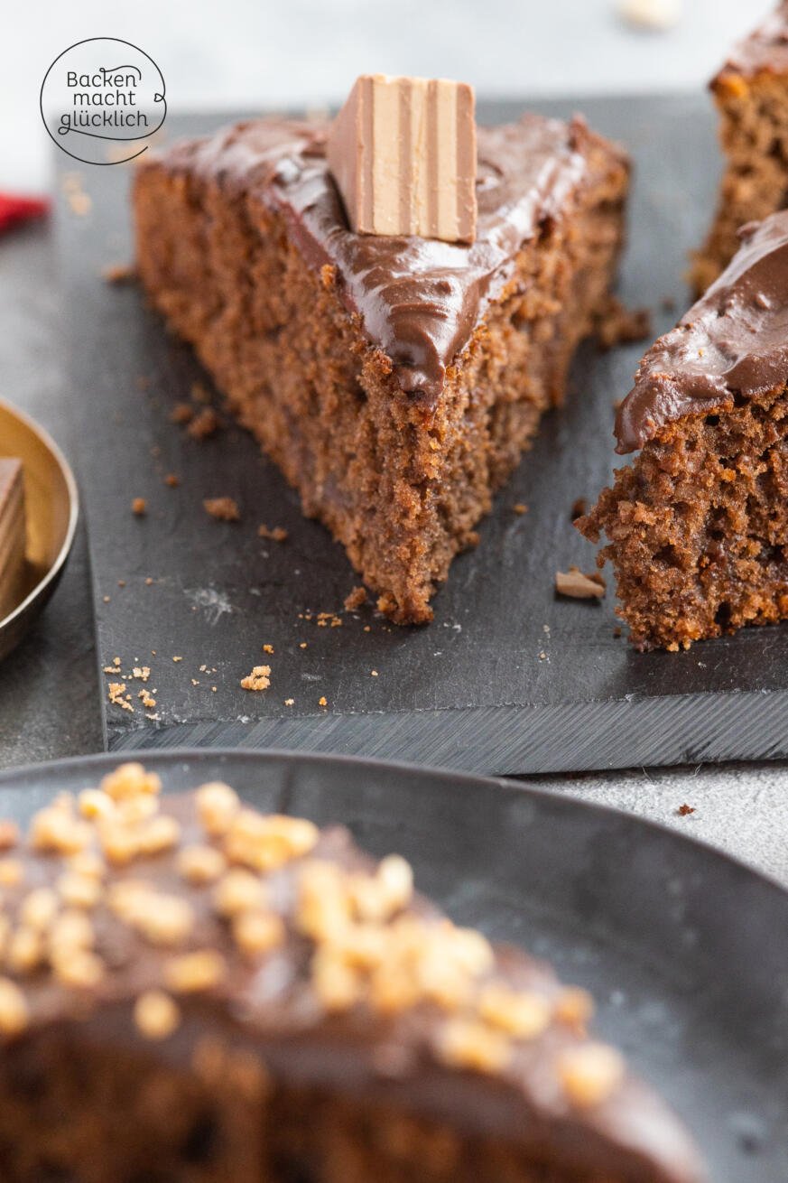 Saftiger Nougat-Marzipan-Kuchen | Backen macht glücklich