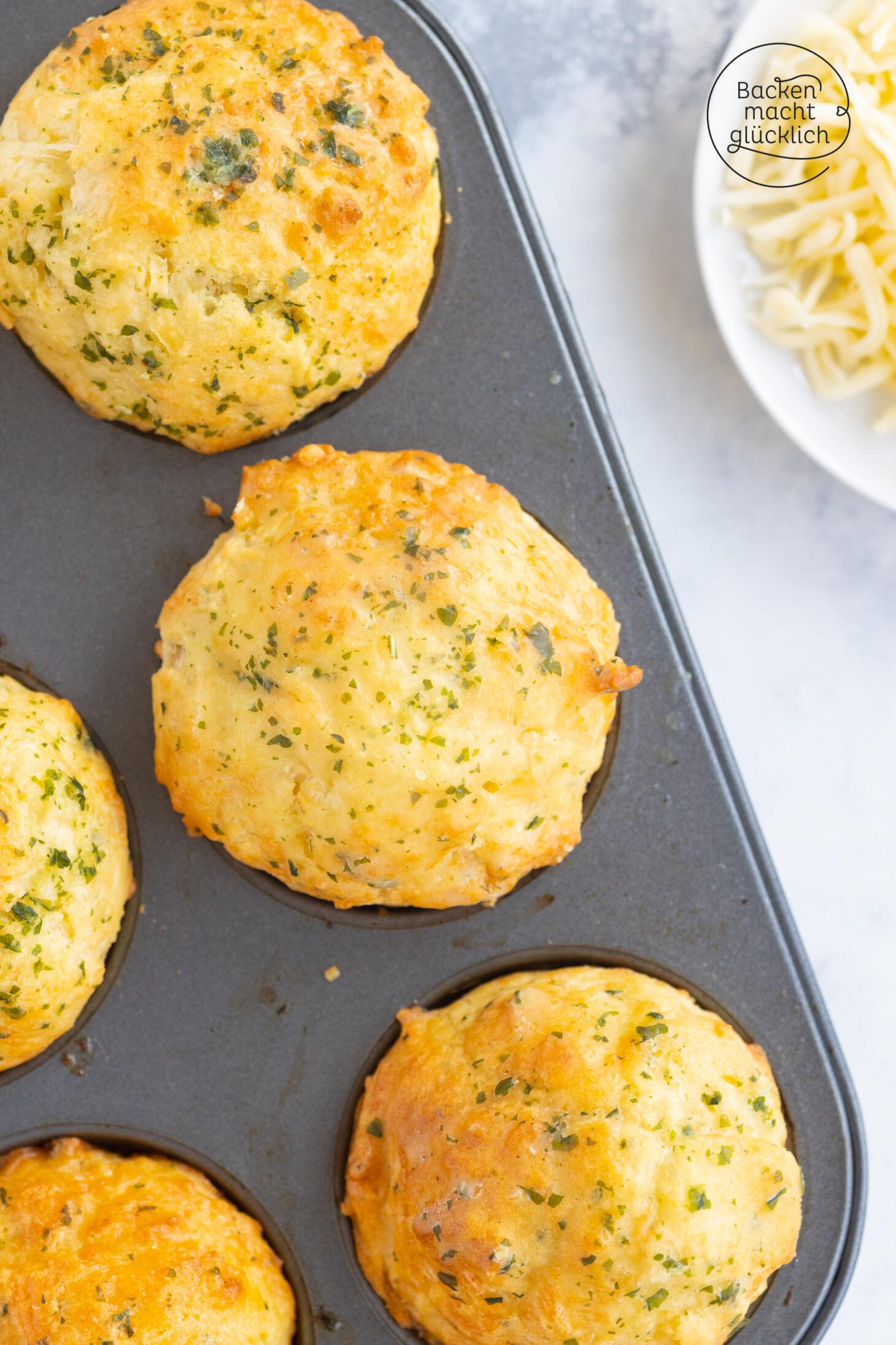 Herzhafte Käsemuffins | Backen macht glücklich