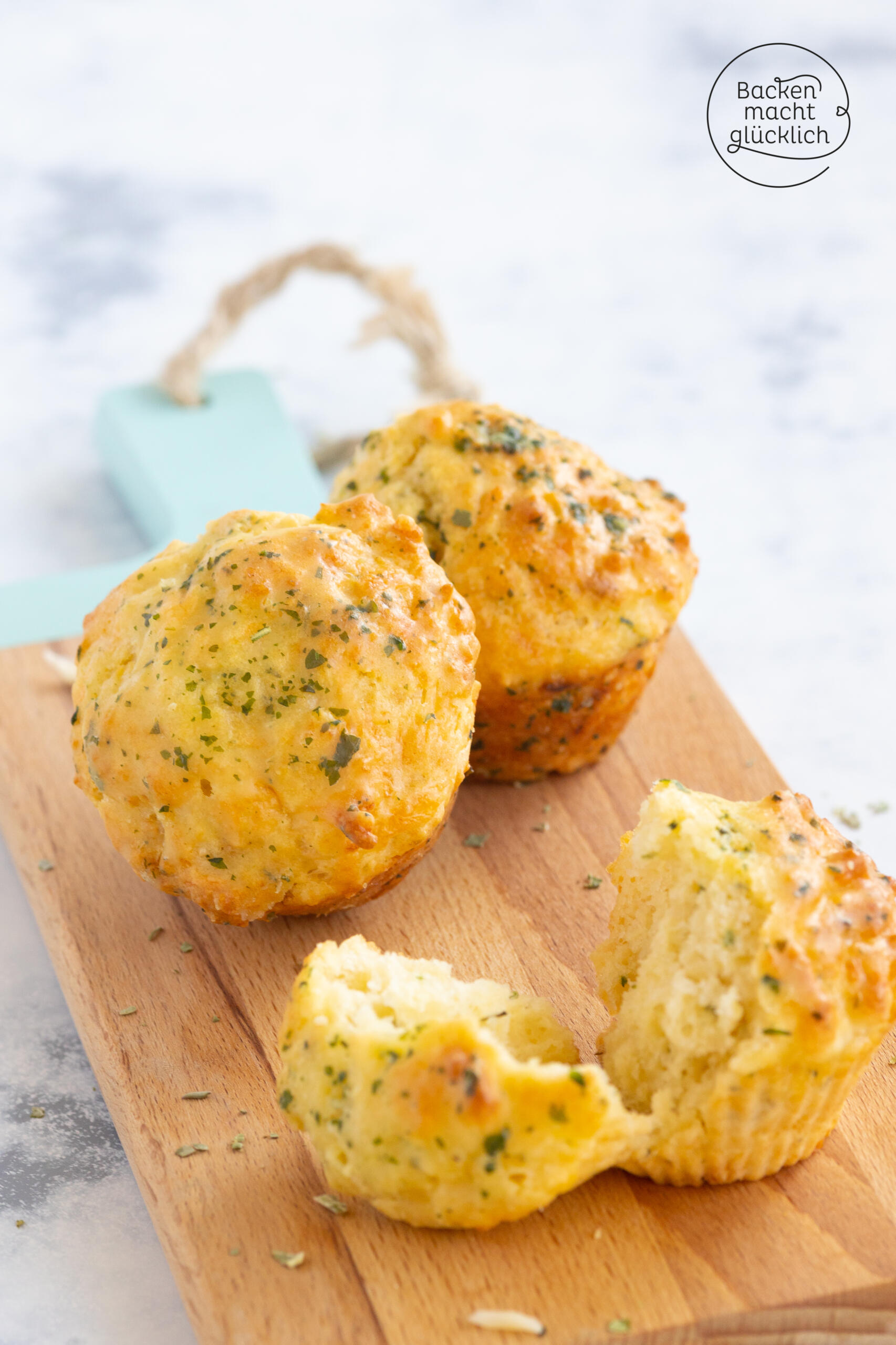 Herzhafte Käsemuffins | Backen macht glücklich