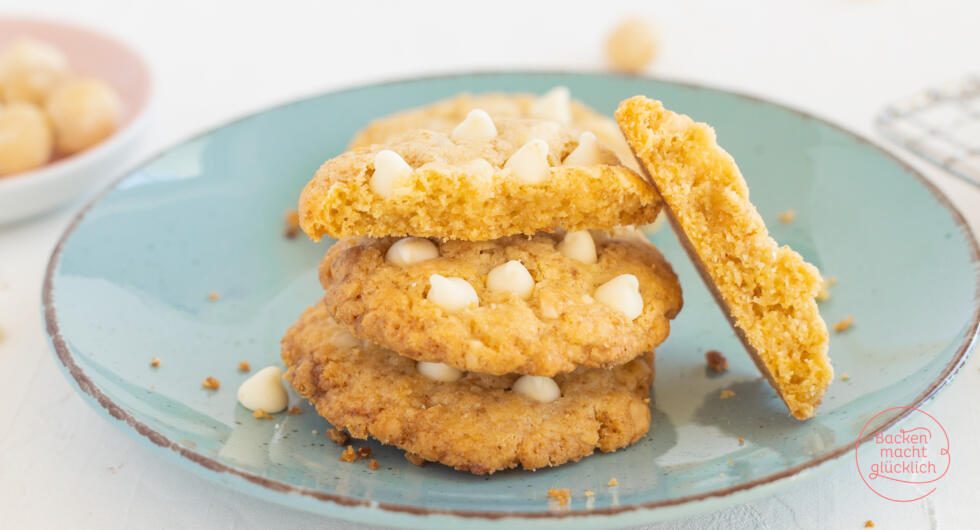 chewy macadamia cookies