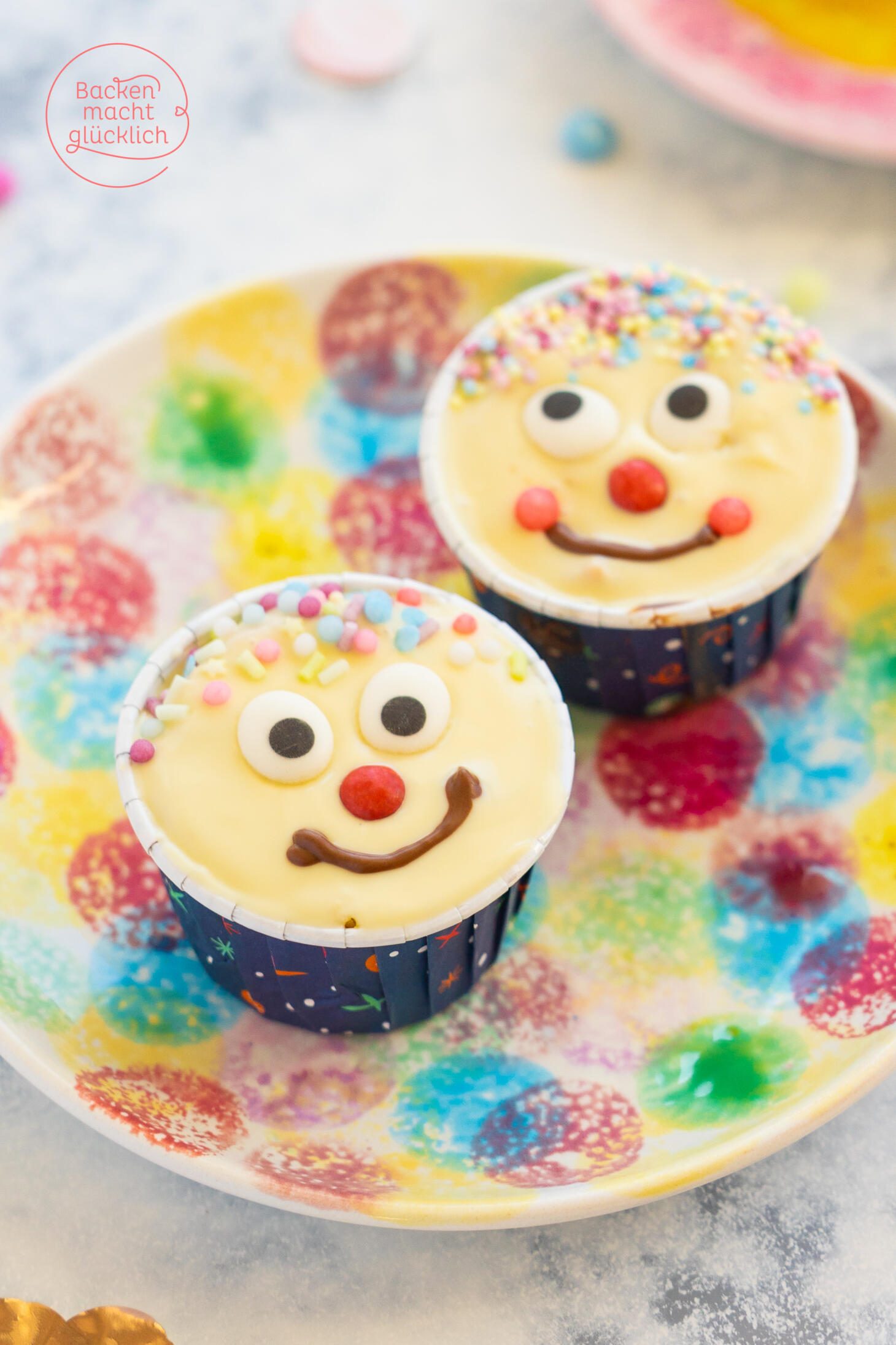 Einfache, saftige Clown-Muffins | Backen macht glücklich