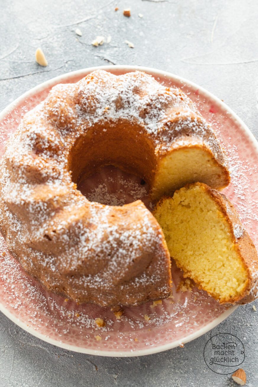 Saftiger Mandel-Gugelhupf | Backen macht glücklich