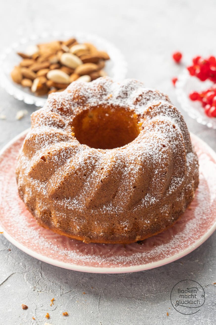Saftiger Mandel-Gugelhupf | Backen macht glücklich