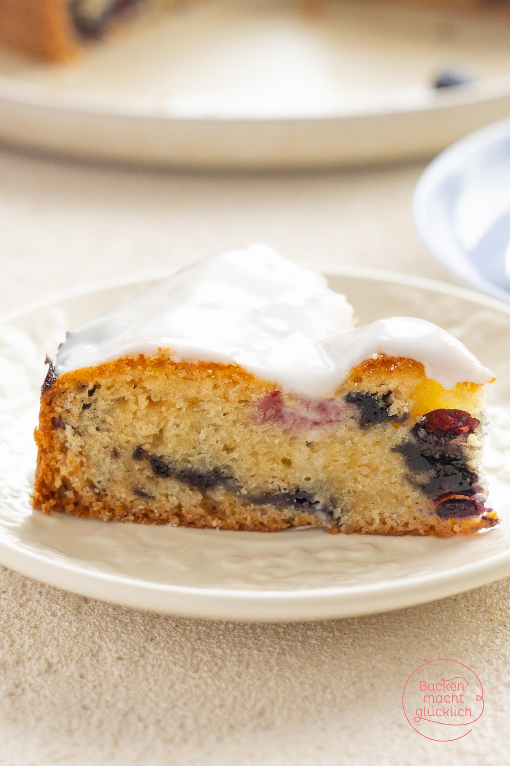 veganer Rührkuchen mit Beeren