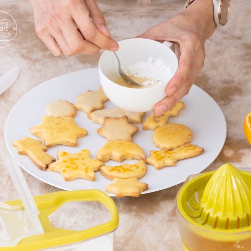 Orangenplätzchen glasieren