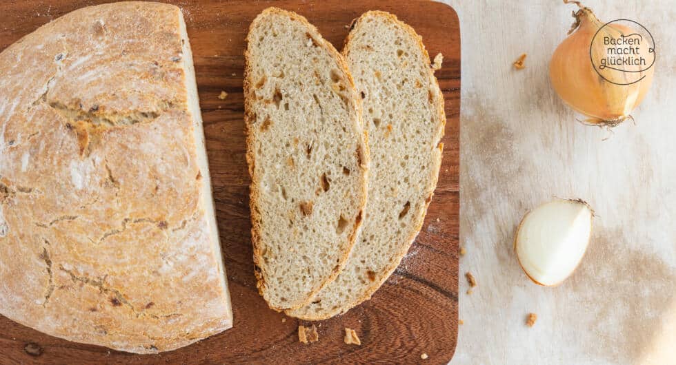 Brot mit Zwiebeln