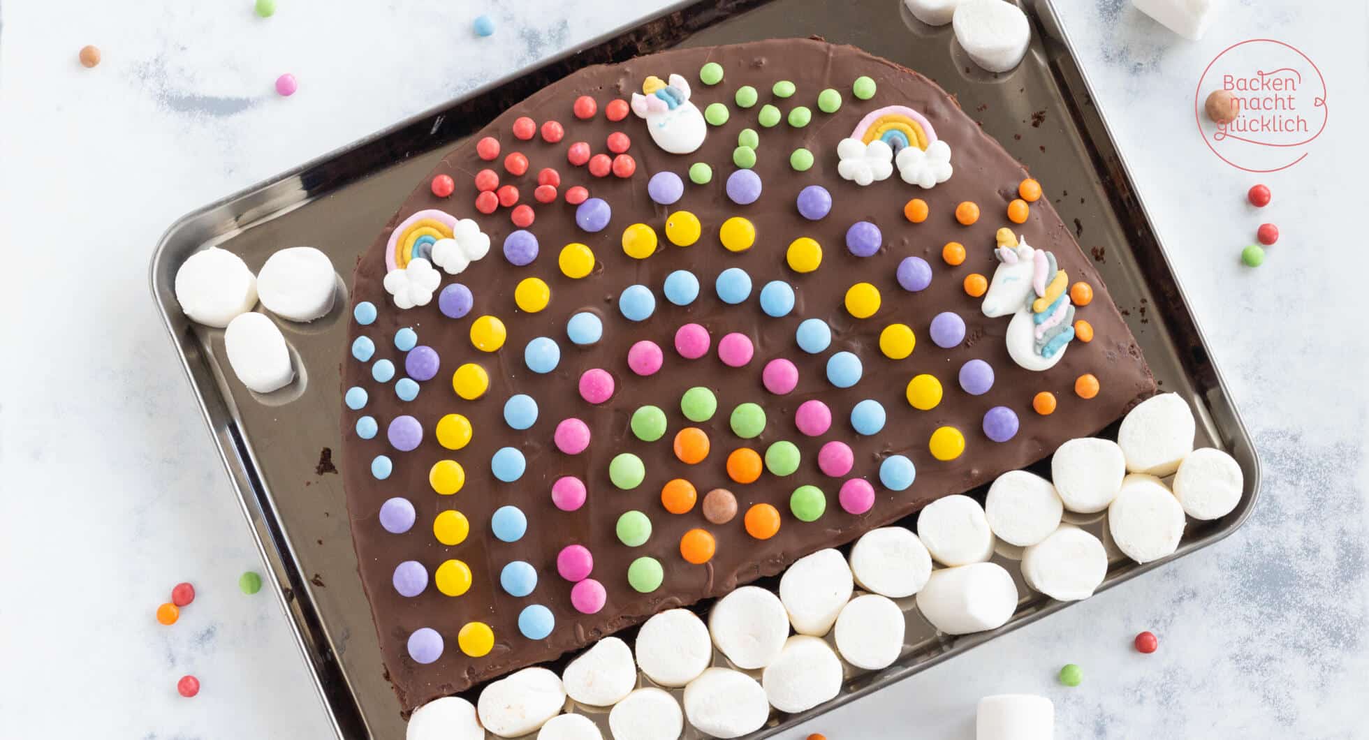 Regenbogen-Schokokuchen | Backen macht glücklich