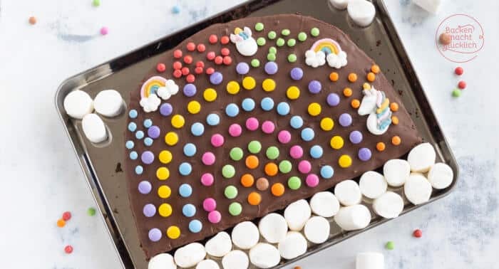 Regenbogen-Schokokuchen
