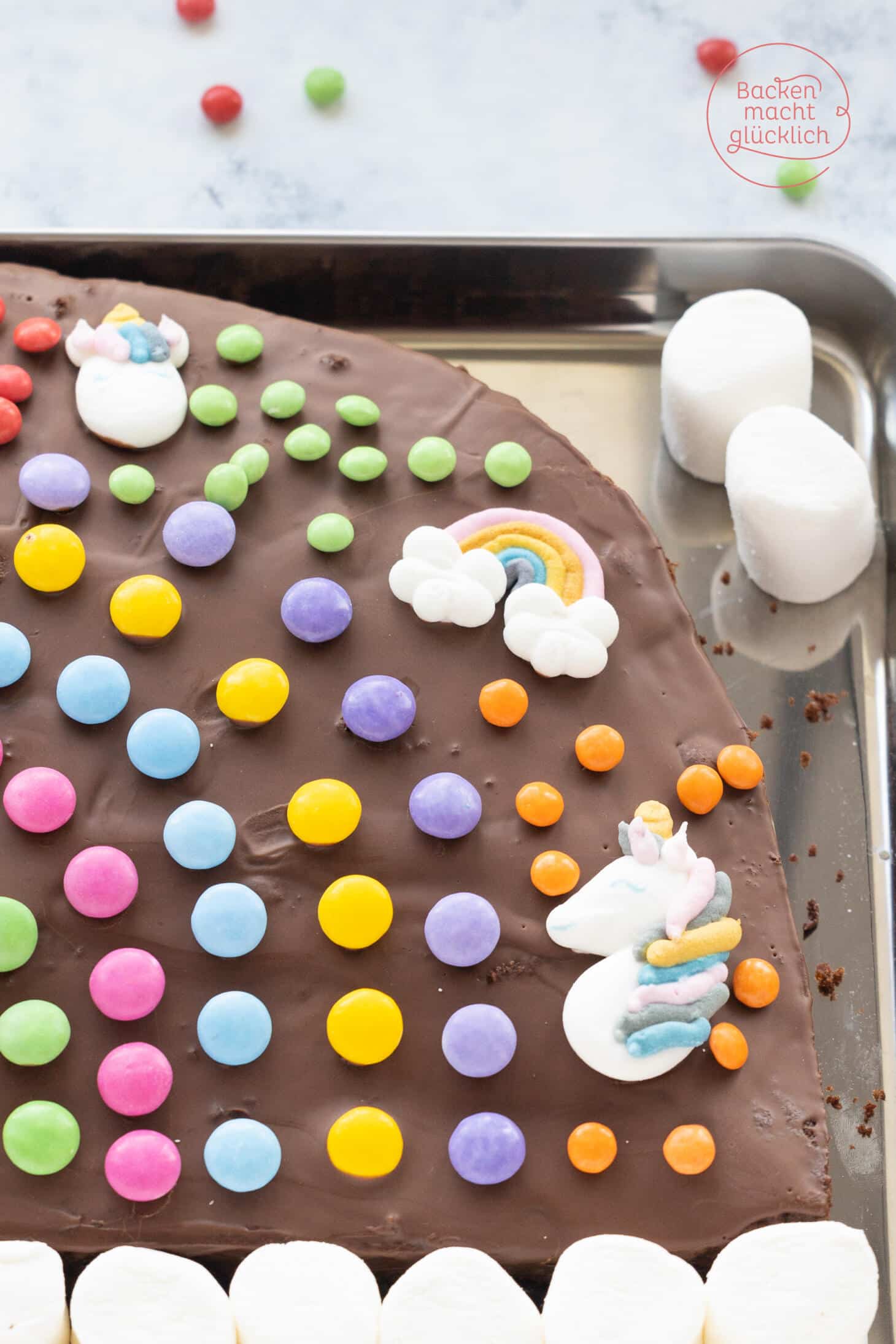 Regenbogen-Schokokuchen | Backen macht glücklich
