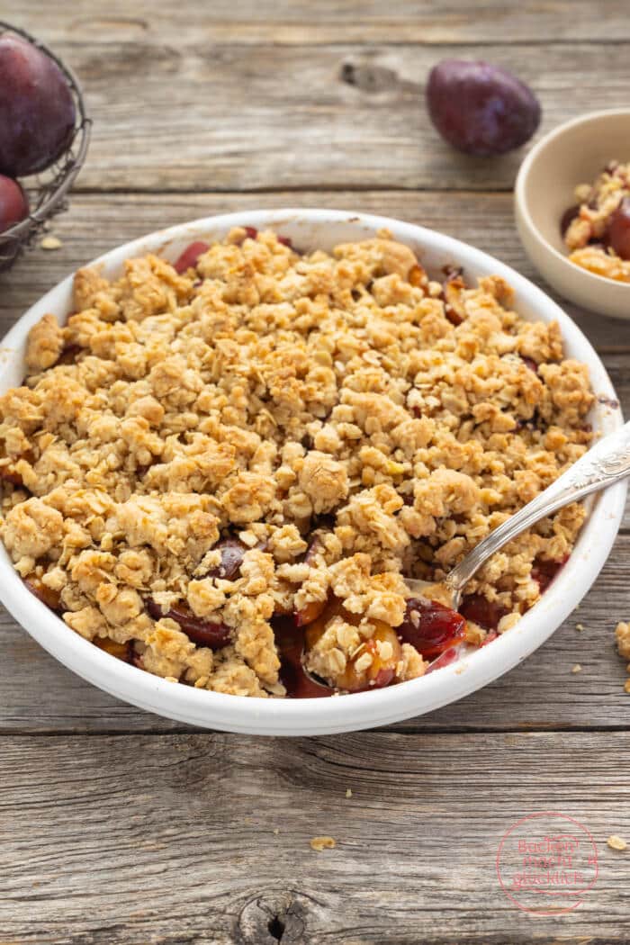 Zwetschgen-Crumble Rezept | Backen macht glücklich Zwetschgen-Crumble Rezept | Backen macht glücklich