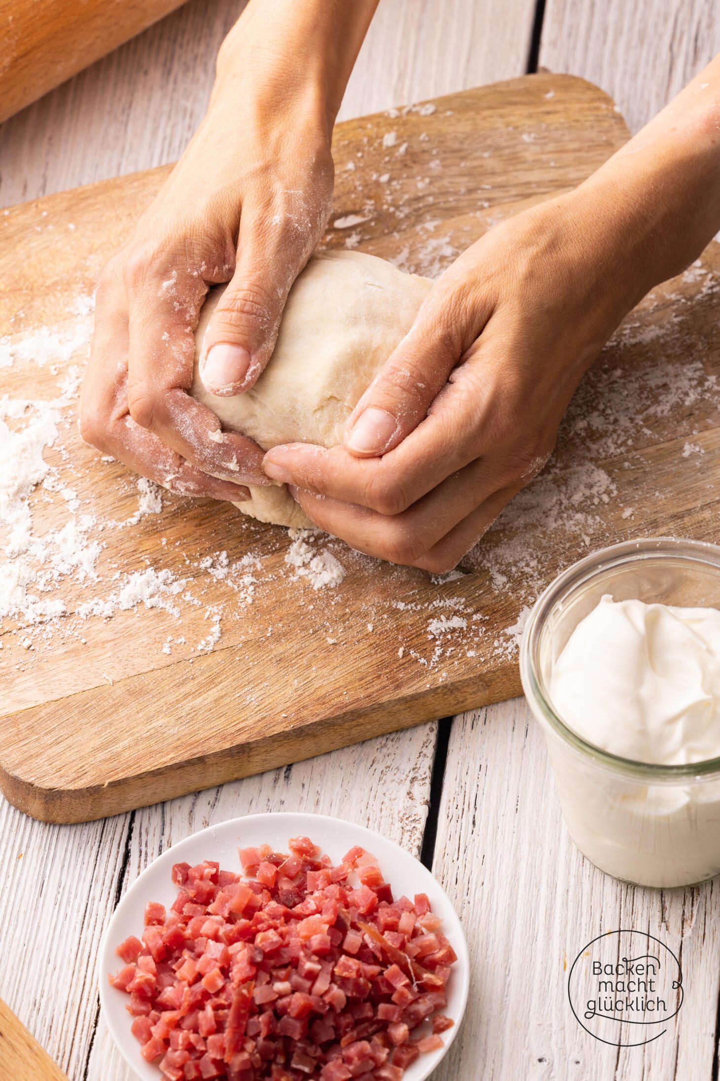 Flammkuchenteig: einfach & schnell | Backen macht glücklich Flammkuchenteig: einfach & schnell | Backen macht glücklich