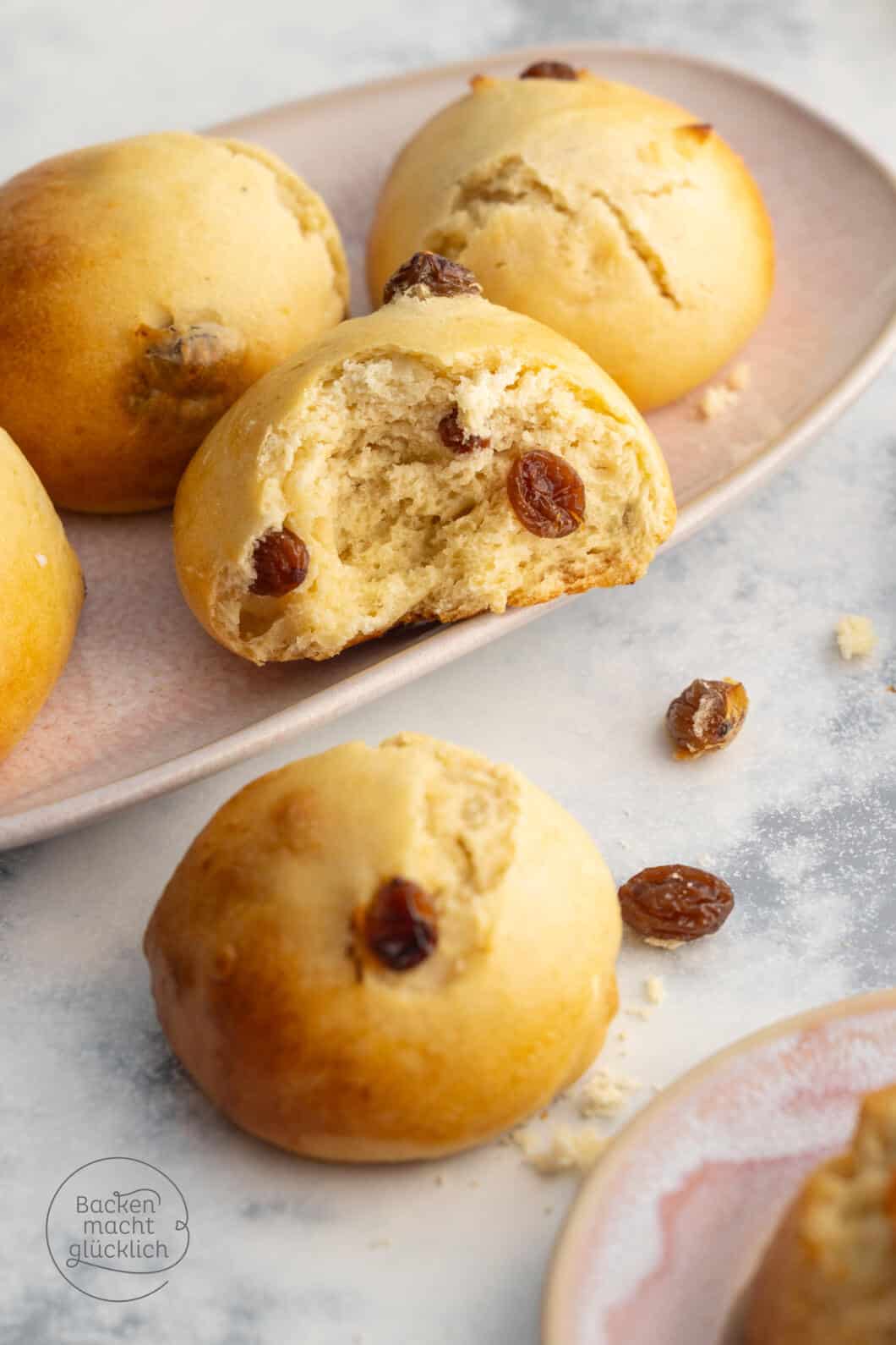 Rosinenbrötchen | Backen macht glücklich