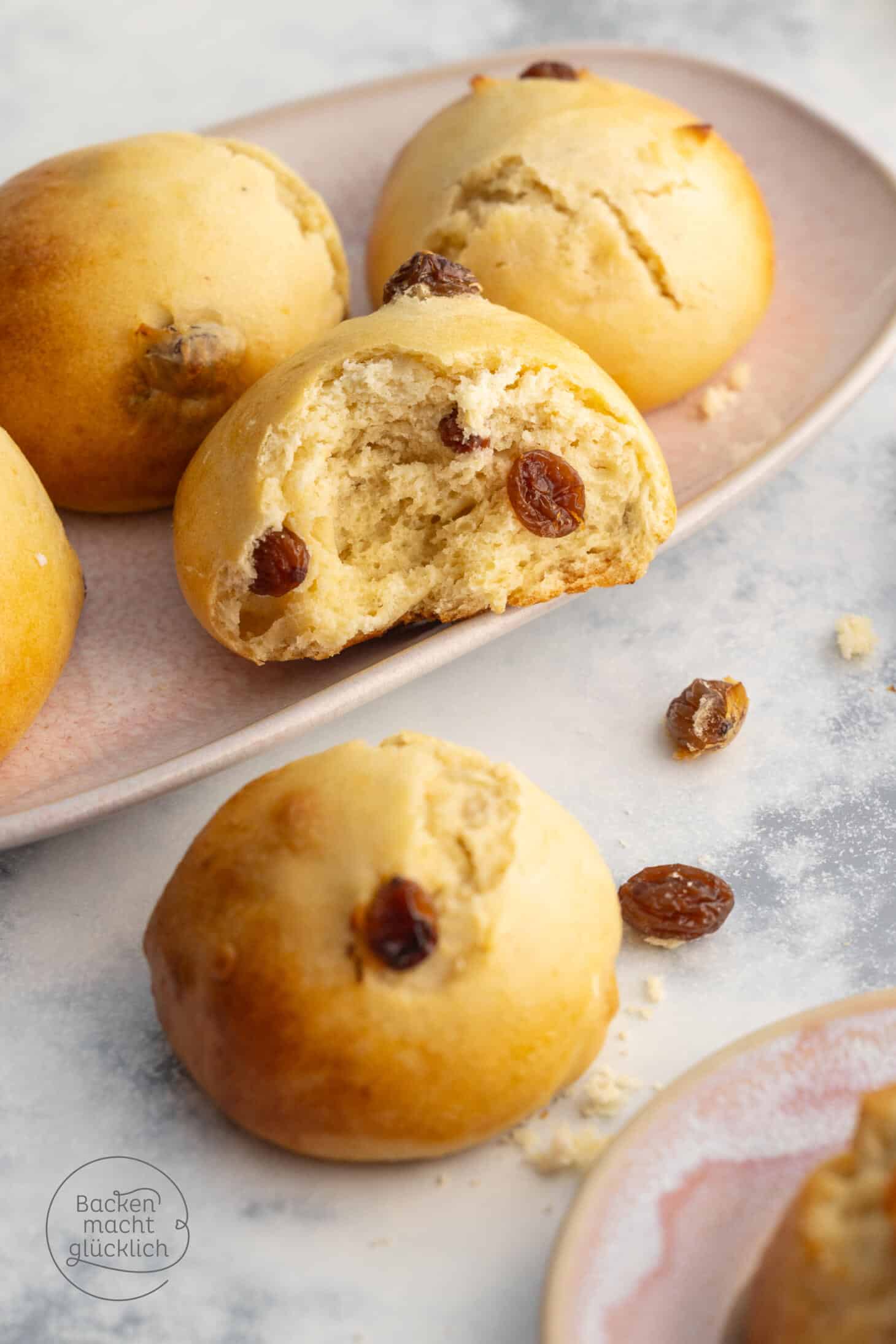 Rosinenbrötchen | Backen macht glücklich Rosinenbrötchen | Backen macht glücklich