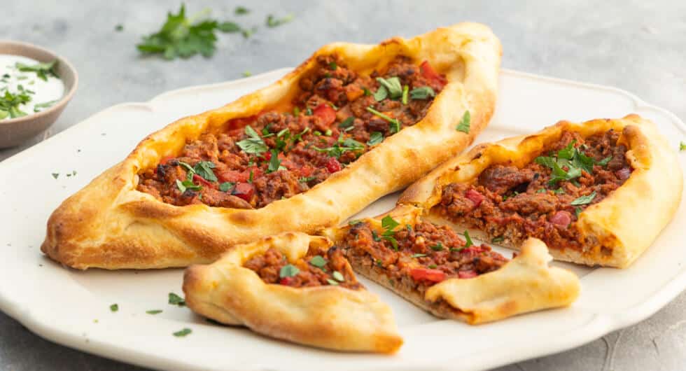 Pide mit Hackfleisch