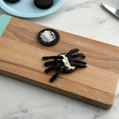 Spinnenmuffins Beine drauf
