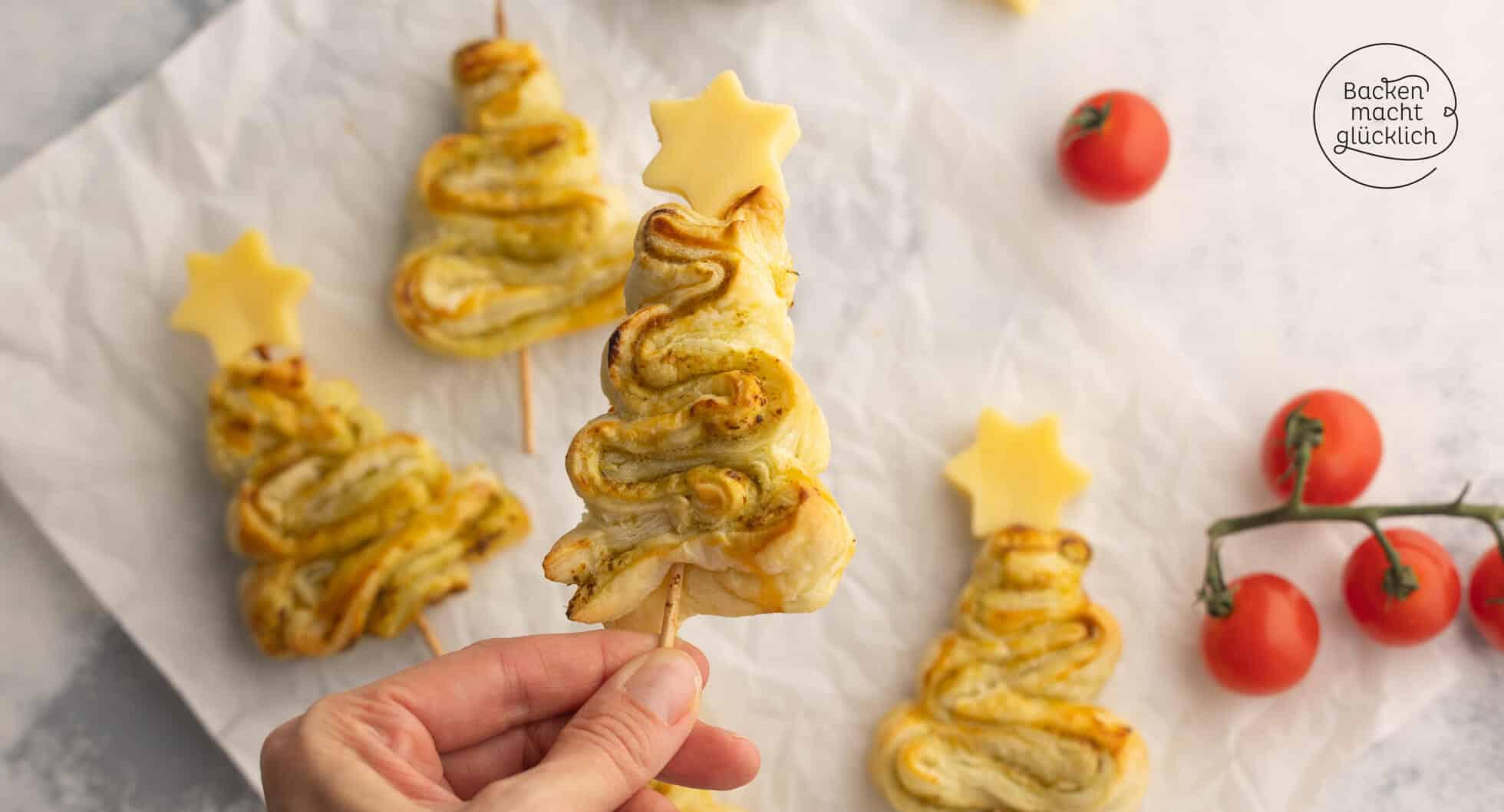 Herzhafte Blätterteig-Tannenbäume | Backen macht glücklich