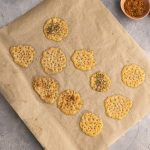 Parmesanchips backen