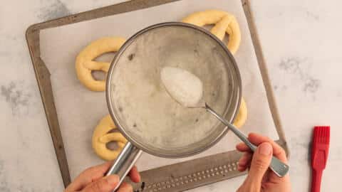 Laugenbrezel Natronlauge