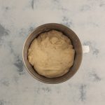 Brezel gegangener Teig