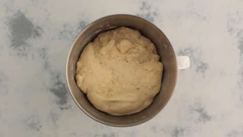 Brezel gegangener Teig