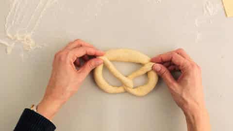 Laugenbrezel formen
