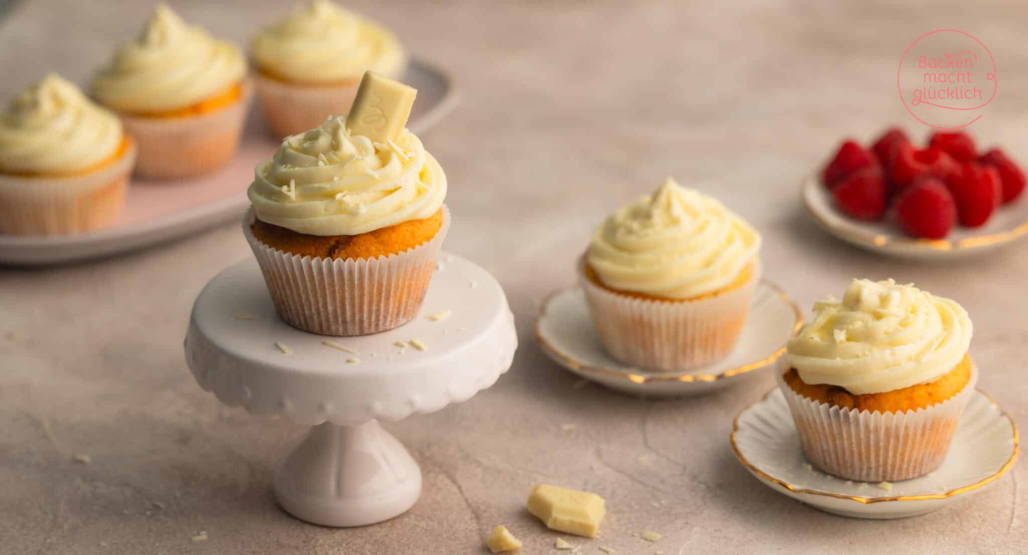einfache Cupcakes mit weißer Schokolade