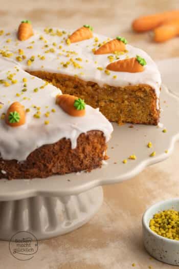 Karottenkuchen backen