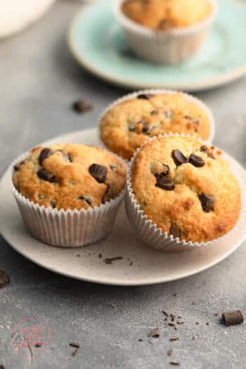 fluffige Muffins mit Schokostücken