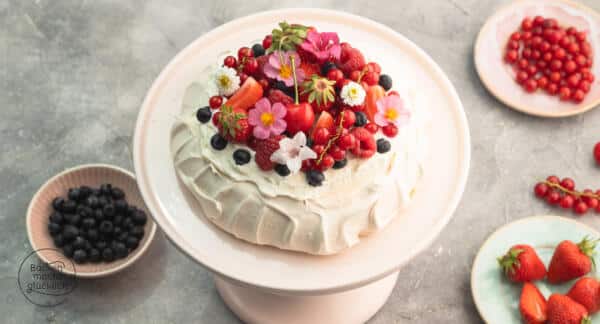 Pavlova Torte