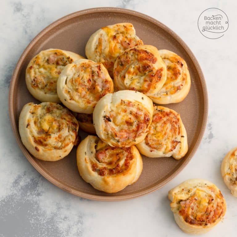 Herzhafte Blätterteig-Schnecken mit Schinken und Käse