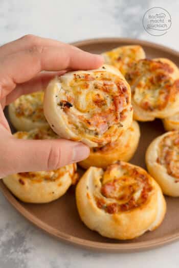 Schinken-Käse-Blätterteigschnecken