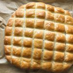 Brot zum Fondue bepinseln für Glanz