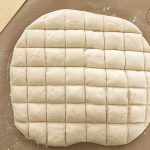 Fondue Brot schneiden vor Backen