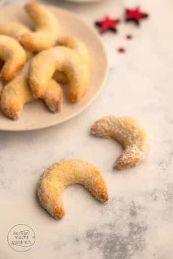 Omas Vanillekipferl-Teig mit Varianten mit Puderzucker oder Kristallzucker