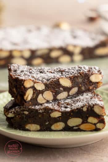 Panforte nero mit Kakao in Stücken
